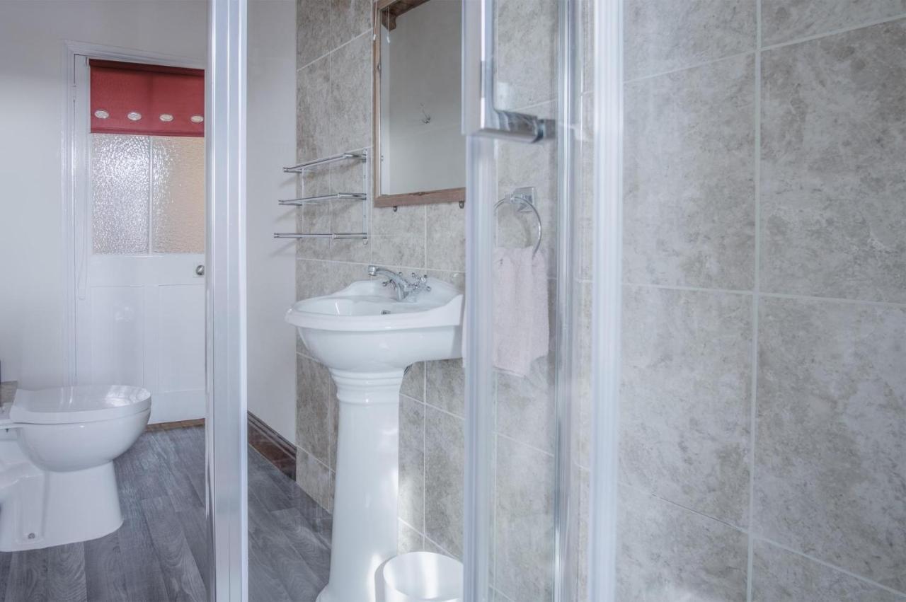 Dragons Den - 2 Bedroom Apartment - Tenby Εξωτερικό φωτογραφία