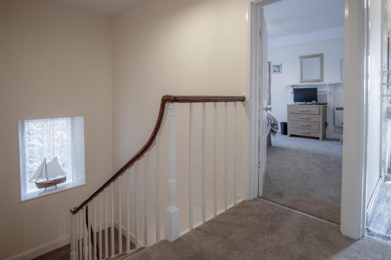 Dragons Den - 2 Bedroom Apartment - Tenby Εξωτερικό φωτογραφία