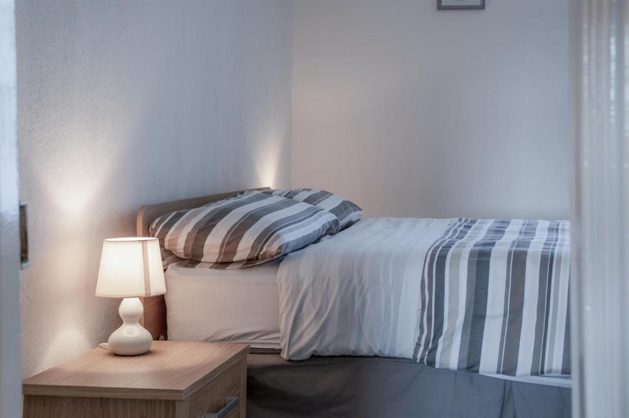 Dragons Den - 2 Bedroom Apartment - Tenby Εξωτερικό φωτογραφία